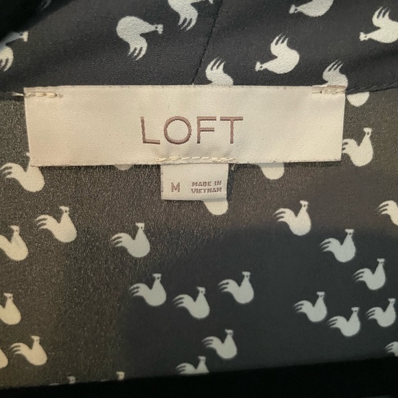 Loft hen/rooster print blouse, size M - Picture 2 of 5